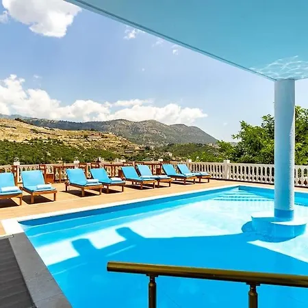 Apartment Goro 10 - Front Pool, Kitchen&parking Himarë