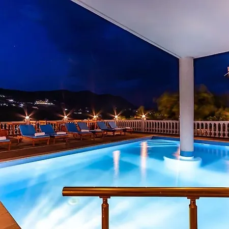 Apartment Goro 10 - Front Pool, Kitchen&parking