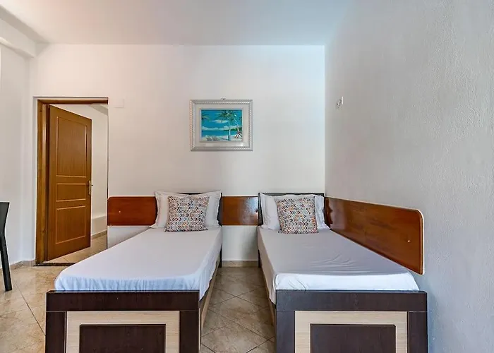 Apartament Goro 10 - Front Pool, Kitchen & Parking *