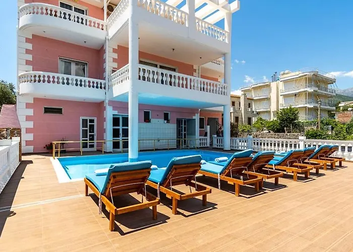 Apartament Goro 10 - Front Pool, Kitchen & Parking