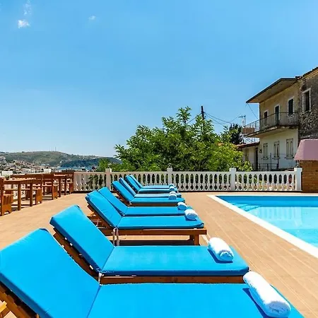 Goro 10 - Front Pool, Kitchen & Parking Апартаменты