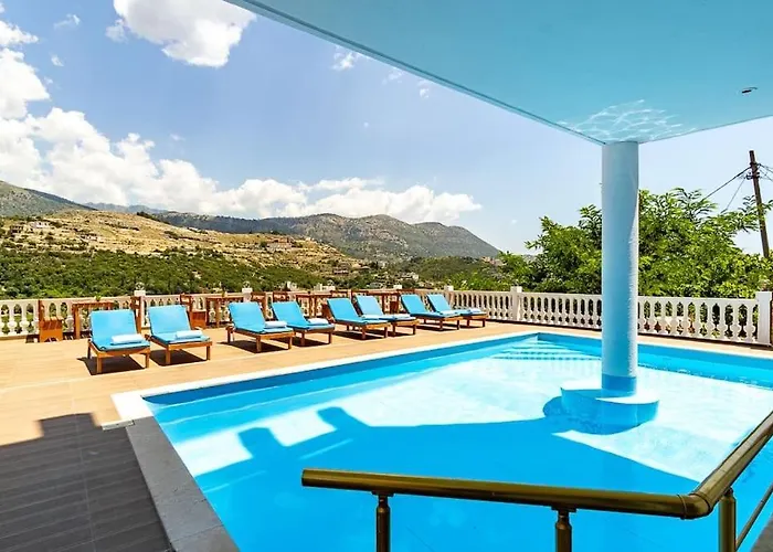 Appartamento Goro 10 - Front Pool, Kitchen & Parking Himare